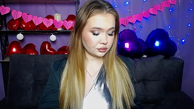 Snapshot of StacyYellig chatting on 02.03.25 StacyYellig online show from 02.03.25