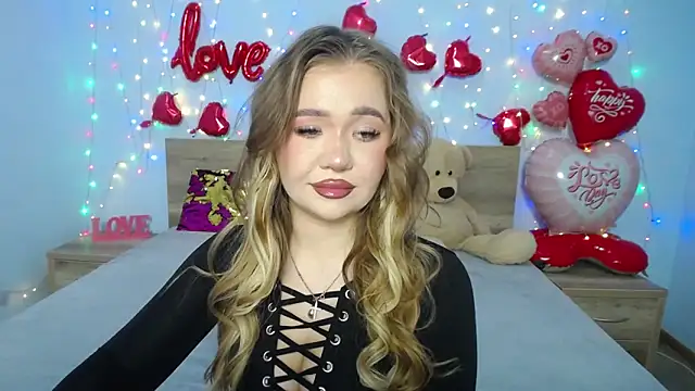 Snapshot of StacyYellig chatting on 02.06.25 StacyYellig online show from 02.06.25