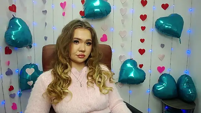 Snapshot of StacyYellig chatting on 02.15.25 StacyYellig online show from 02.15.25