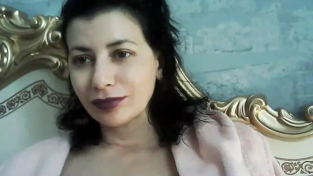 Snapshot of StunnigArt chatting on 02.16.25 StunnigArt online show from 02.16.25