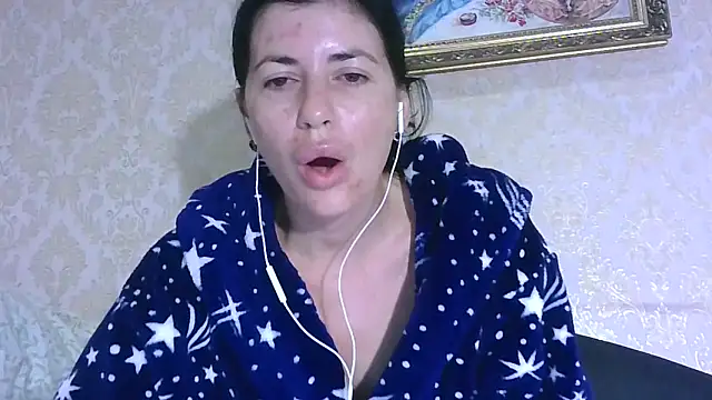 Snapshot of StunnigArt chatting on 09.12.25 StunnigArt online show from 09.12.25