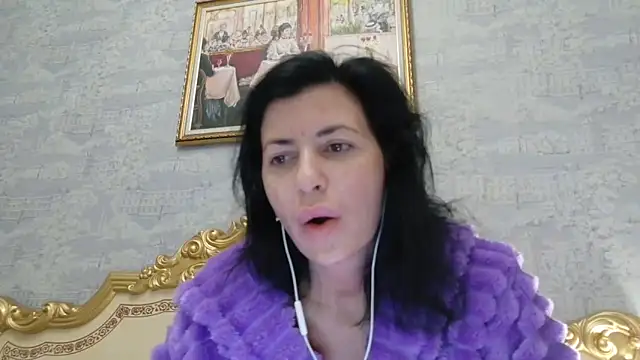 Snapshot of StunnigArt chatting on 04.28.26 StunnigArt online show from 04.28.26