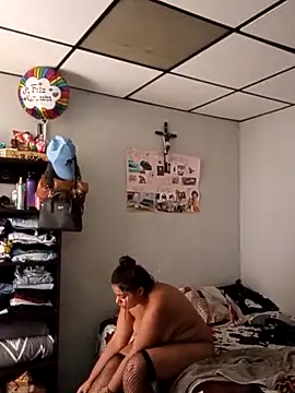 stefanie010 online show from 10.28.25