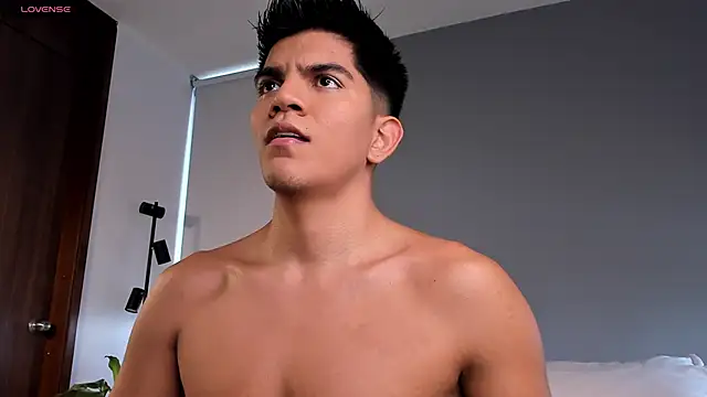 santiago 01 online show from 04.05.26