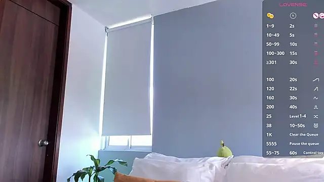 santiago 01 online show from 04.12.26