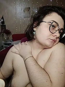 Snapshot of DenisHailey chatting on 02.19.26 DenisHailey online show from 02.19.26