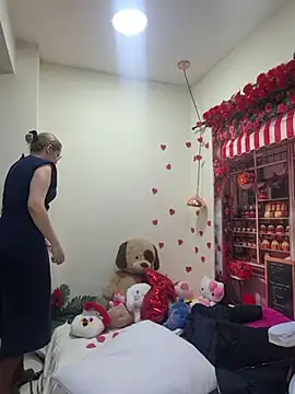 Snapshot of NaomiShimizu chatting on 02.23.26 NaomiShimizu online show from 02.23.26