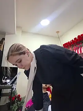 Snapshot of NaomiShimizu chatting on 02.25.26 NaomiShimizu online show from 02.25.26