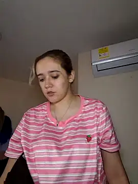 Snapshot of NaomiShimizu chatting on 02.26.26 NaomiShimizu online show from 02.26.26