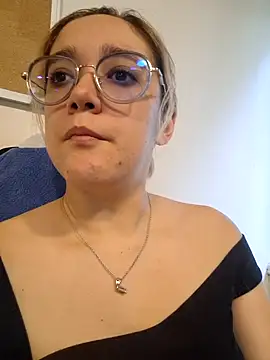 Snapshot of NaomiShimizu chatting on 03.01.26 NaomiShimizu online show from 03.01.26