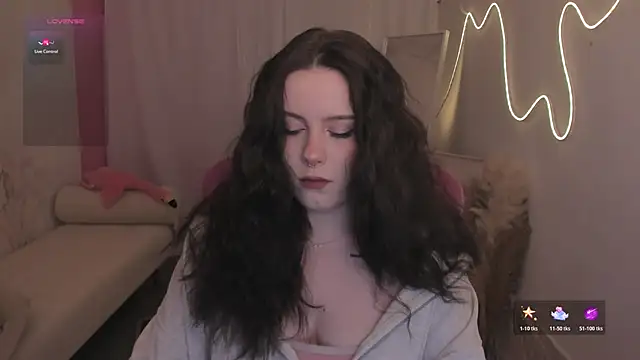 CoralineKeyns online show from 02.11.26