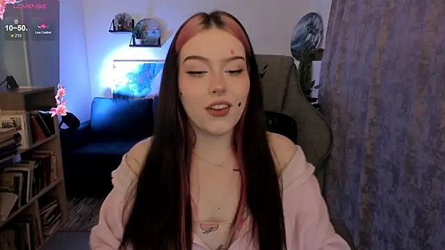 CoralineKeyns online show from 05.11.26