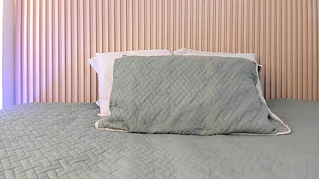 daiana curly online show from 10.08.25