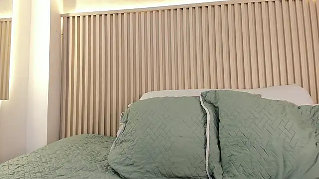 daiana curly online show from 04.15.26