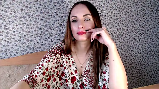 Snapshot of Tinadream20 chatting on 10.18.25 Tinadream20 online show from 10.18.25