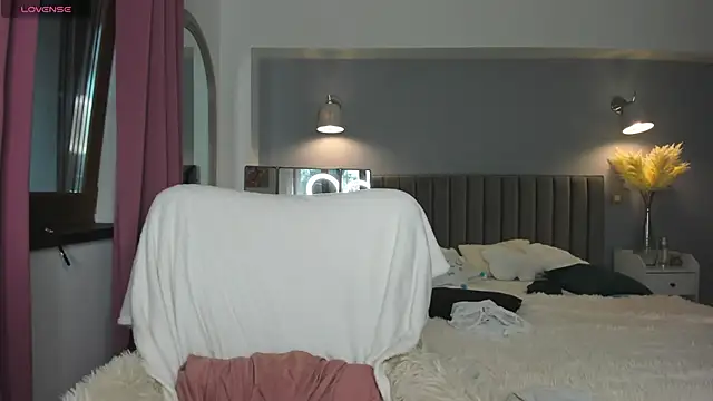 Awesome Jolie online show from 09.17.25