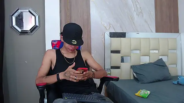 Snapshot of Harry_jhonsson chatting on 05.17.26 Harry jhonsson online show from 05.17.26