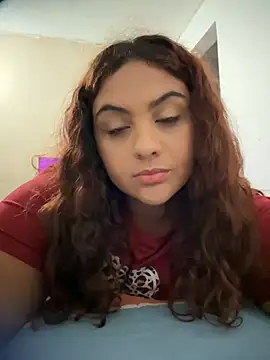 Snapshot of Lynna-pvuline chatting on 04.15.26 Lynna-pvuline online show from 04.15.26