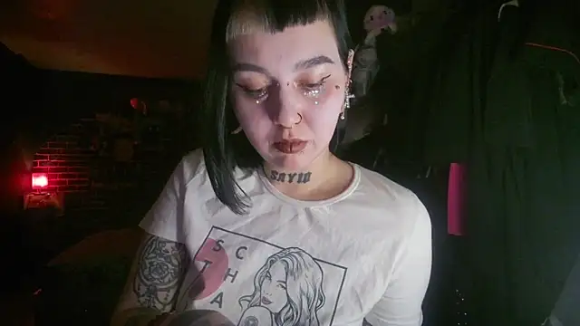 Snapshot of MoorderxDoll chatting on 01.07.25 MoorderxDoll online show from 01.07.25