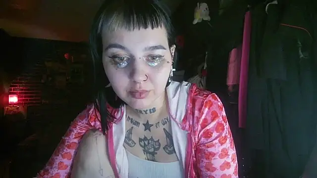 Snapshot of MoorderxDoll chatting on 01.08.25 MoorderxDoll online show from 01.08.25