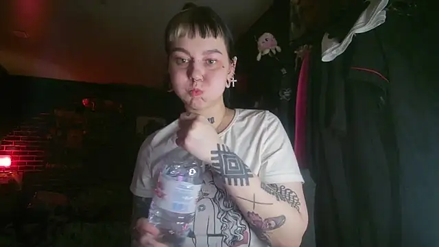 Snapshot of MoorderxDoll chatting on 02.02.25 MoorderxDoll online show from 02.02.25