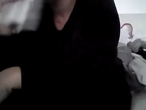 Snapshot of DragoneSFR chatting on 02.03.25 DragoneSFR online show from 02.03.25