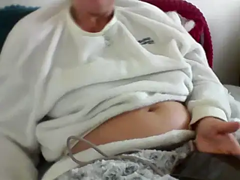 Snapshot of DragoneSFR chatting on 03.03.25 DragoneSFR online show from 03.03.25