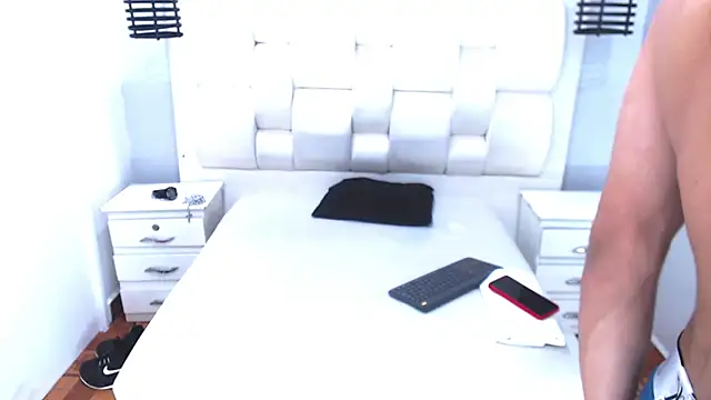 mailo bronw online show from 03.18.25