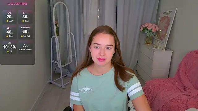 LovelyJessie online show from 11.18.25