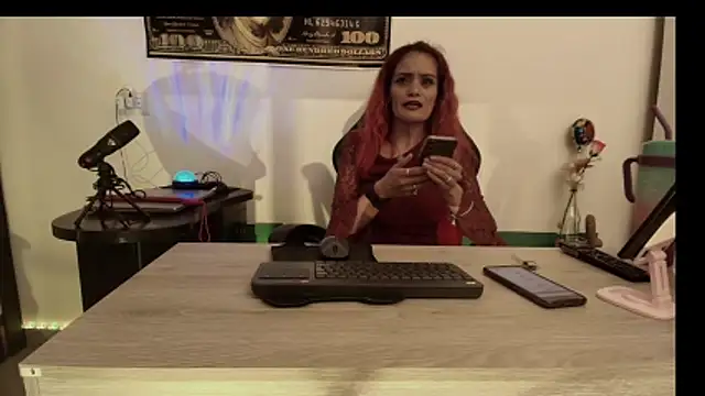 Snapshot of Julieta_Wall_ chatting on 04.07.26 Julieta Wall online show from 04.07.26