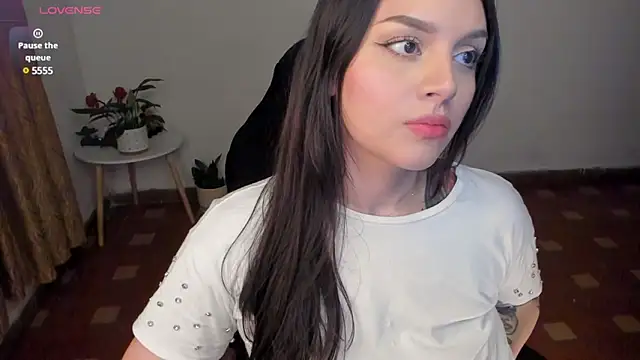 Snapshot of anaveleeez chatting on 03.20.25 anaveleeez online show from 03.20.25