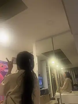 aangie  uwu online show from 02.25.25