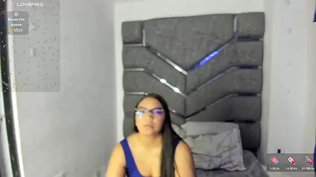 Latinos couples online show from 08.04.26