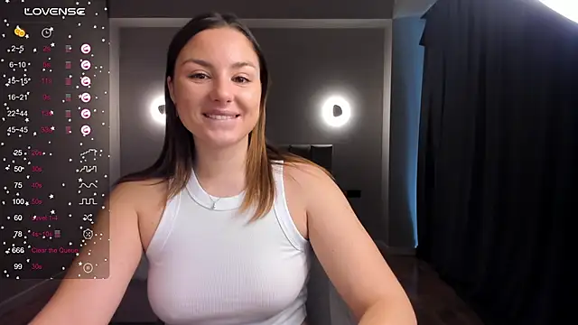 Snapshot of ThreeshaWhite chatting on 02.18.25 ThreeshaWhite online show from 02.18.25