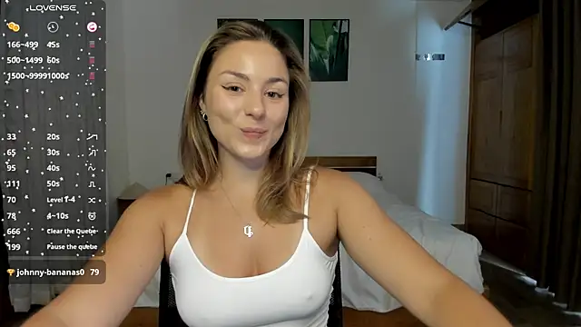 Snapshot of ThreeshaWhite chatting on 04.12.26 ThreeshaWhite online show from 04.12.26