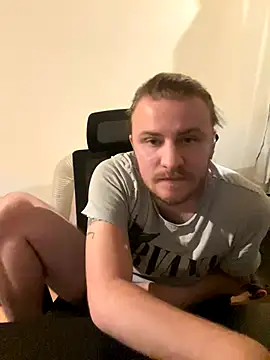 Snapshot of singer1911 chatting on 12.01.24 singer1911 online show from 12.01.24