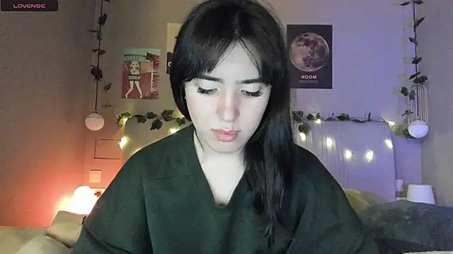 Snapshot of Anisawithlove chatting on 12.14.24 Anisawithlove online show from 12.14.24