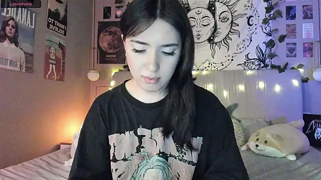 Snapshot of Anisawithlove chatting on 01.15.25 Anisawithlove online show from 01.15.25