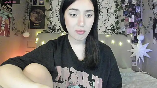 Snapshot of Anisawithlove chatting on 03.10.25 Anisawithlove online show from 03.10.25