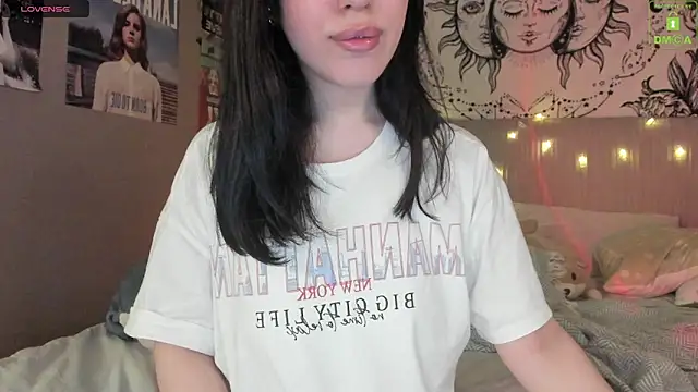 Snapshot of Anisawithlove chatting on 03.22.25 Anisawithlove online show from 03.22.25