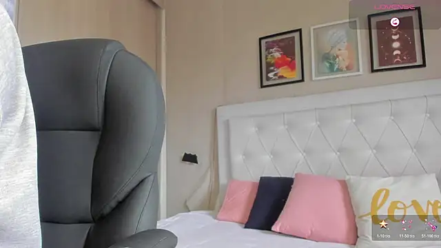 emma  smith1 online show from 03.09.26