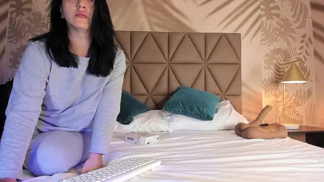 LIAH IZUMI online show from 10.03.25