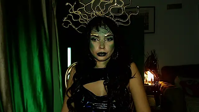 Snapshot of SpoilKaterina chatting on 10.21.25 SpoilKaterina online show from 10.21.25
