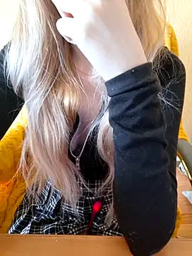 Elza kom online show from 03.19.26