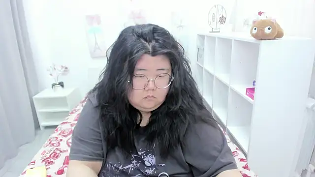 Snapshot of Nadine_asian chatting on 04.30.26 Nadine asian online show from 04.30.26