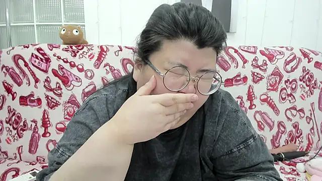 Snapshot of Nadine_asian chatting on 05.15.26 Nadine asian online show from 05.15.26