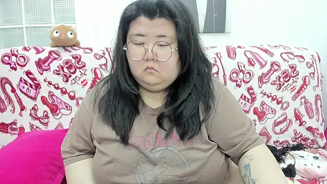 Snapshot of Nadine_asian chatting on 05.22.26 Nadine asian online show from 05.22.26