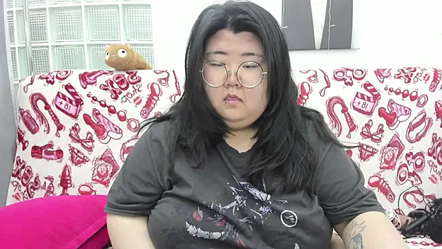 Snapshot of Nadine_asian chatting on 05.23.26 Nadine asian online show from 05.23.26