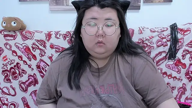 Snapshot of Nadine_asian chatting on 06.06.26 Nadine asian online show from 06.06.26