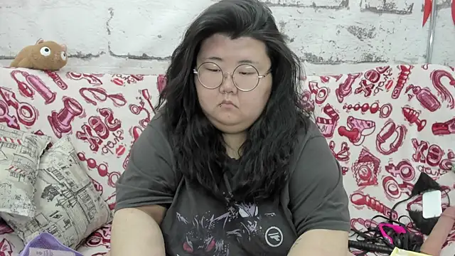 Snapshot of Nadine_asian chatting on 07.16.26 Nadine asian online show from 07.16.26